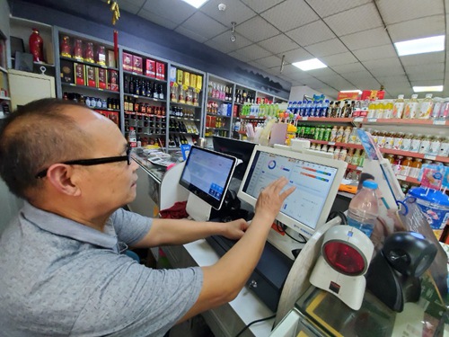 小店用零售通POS机的大数据进行组货和营销
